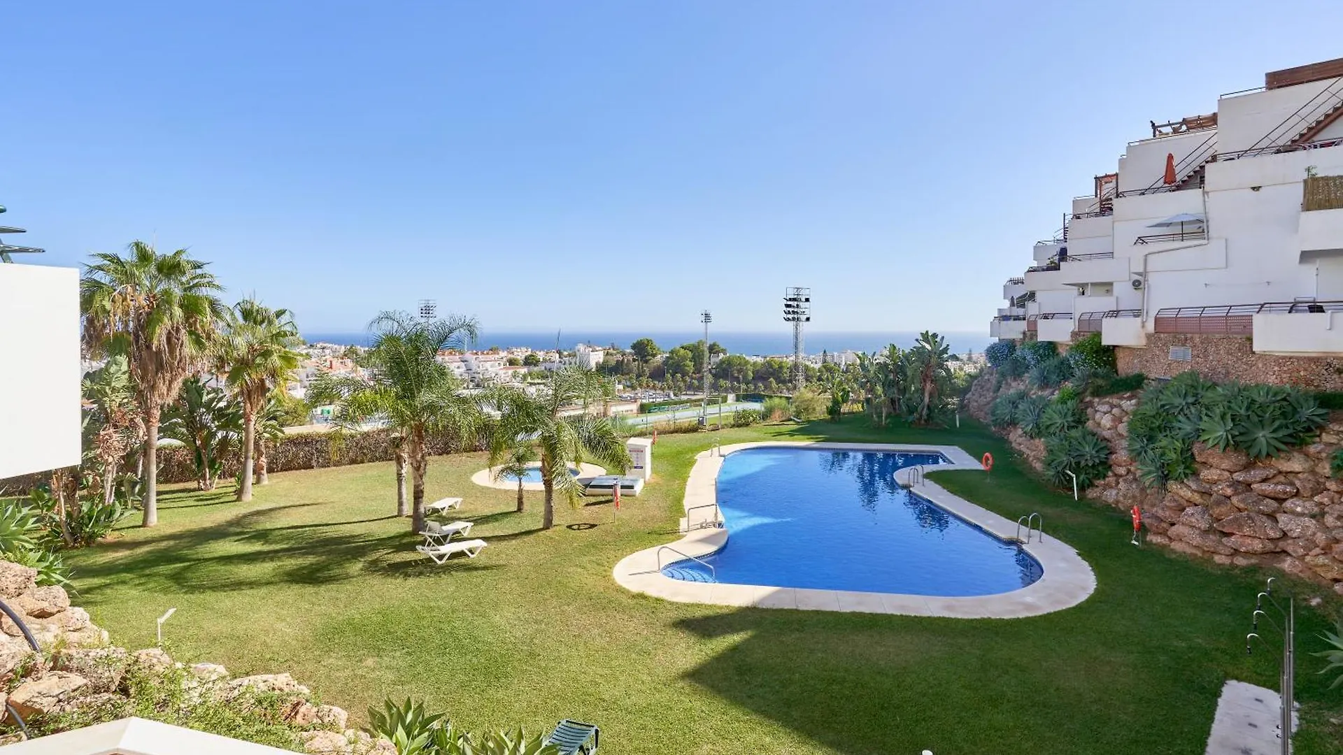 Апартаменты Apartamento Balcon De Nerja I
